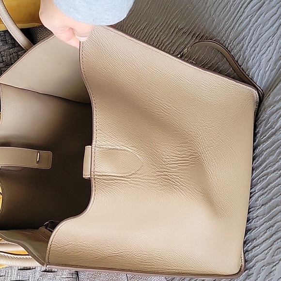 Celine Medium Phantom Beige/Tan Leather Tote - Picture 4 of 11